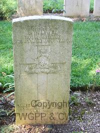 Cassino War Cemetery - Davies, Elvet Wyn