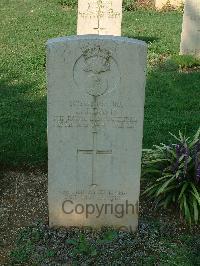 Cassino War Cemetery - Davis, Charles John