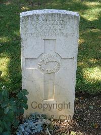 Cassino War Cemetery - Downer, Kenneth Gordon