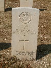 Cassino War Cemetery - Fox, George