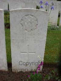 Etaples Military Cemetery - Aird, K