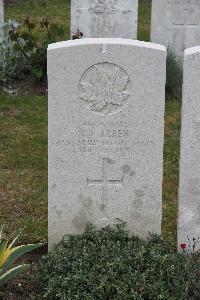 Etaples Military Cemetery - Alben, F J