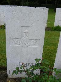 Etaples Military Cemetery - Alcock, Thomas