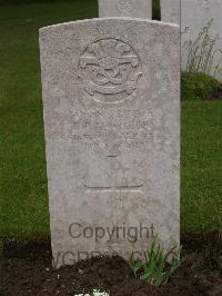 Etaples Military Cemetery - Aldridge, Fredrick Percival