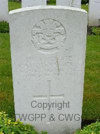 Etaples Military Cemetery - Alexander, Archibald Bertie