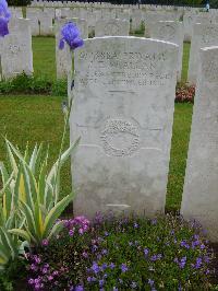 Etaples Military Cemetery - Allan, James Erenest Warnock