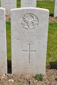 Etaples Military Cemetery - Allen, Harold Alfred