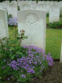 Etaples Military Cemetery - Allen, J