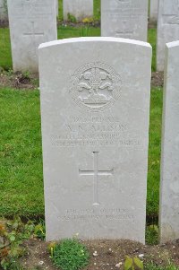 Etaples Military Cemetery - Allison, Arnold Newland