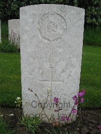 Etaples Military Cemetery - Anderson, J F