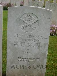 Etaples Military Cemetery - Andrews, Alfred William