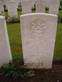 Etaples Military Cemetery - Andrews, T R