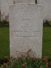 Etaples Military Cemetery - Angus, Alfred Stephen