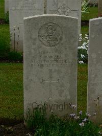 Etaples Military Cemetery - Ankers, F