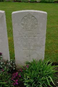 Etaples Military Cemetery - Archer, W H