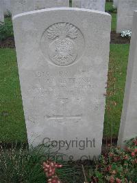 Etaples Military Cemetery - Armstrong, John