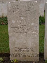 Etaples Military Cemetery - Ashley, J W