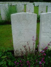 Etaples Military Cemetery - Asser, W