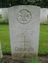 Etaples Military Cemetery - Attfield, Stuart