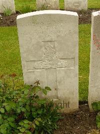 Etaples Military Cemetery - Attwell, Cecil