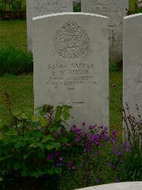 Etaples Military Cemetery - Auger, Ernest Wilberforce