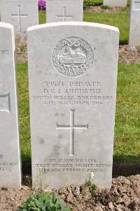 Etaples Military Cemetery - Augustus, David Gwilym Jones