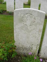 Etaples Military Cemetery - Auld, A