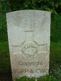 Etaples Military Cemetery - Ayling, Frank