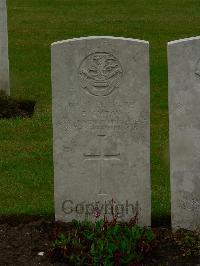 Etaples Military Cemetery - Ayton, E