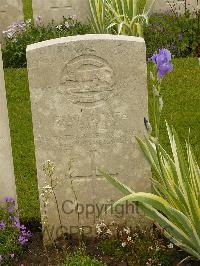 Etaples Military Cemetery - Bailey, F