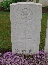 Etaples Military Cemetery - Bailey, H