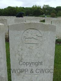 Etaples Military Cemetery - Bailey, J G