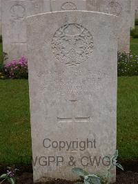 Etaples Military Cemetery - Baird, George