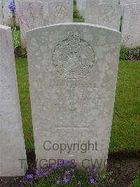 Etaples Military Cemetery - Baker, A