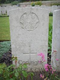 Etaples Military Cemetery - Baker, C