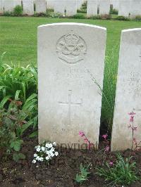 Etaples Military Cemetery - Baker, Francis George