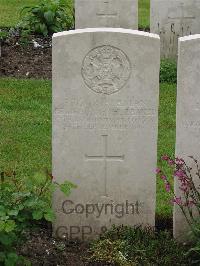 Etaples Military Cemetery - Baker, Reginald Arthur