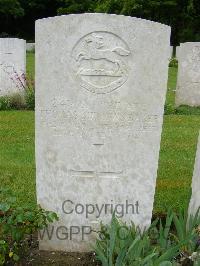 Etaples Military Cemetery - Baker, Thomas Burrows