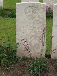 Etaples Military Cemetery - Ball, G