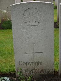 Etaples Military Cemetery - Balshaw, Norman