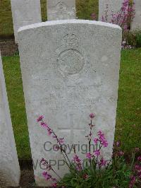 Etaples Military Cemetery - Banks, F G