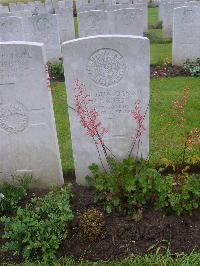 Etaples Military Cemetery - Banks, H