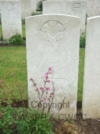 Etaples Military Cemetery - Banks, J