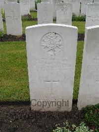 Etaples Military Cemetery - Bannister, G W