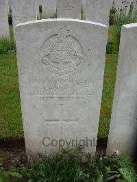 Etaples Military Cemetery - Bannister, W