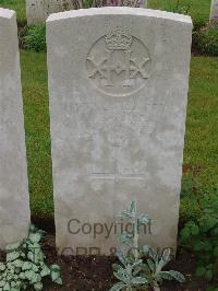 Etaples Military Cemetery - Barker, J