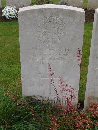 Etaples Military Cemetery - Barker, John William Eno