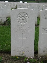 Etaples Military Cemetery - Barker, P S