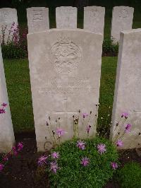 Etaples Military Cemetery - Barlow, John Willie