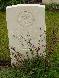 Etaples Military Cemetery - Barnes, J R E